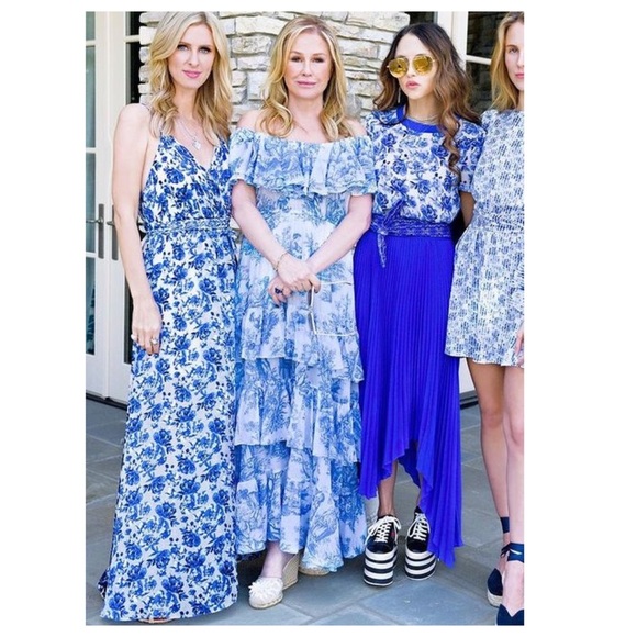 ALICE + OLIVIA Samantha Belted Floral Maxi Dress - Picture 8 of 12